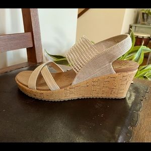 Skechers size 8 sandals